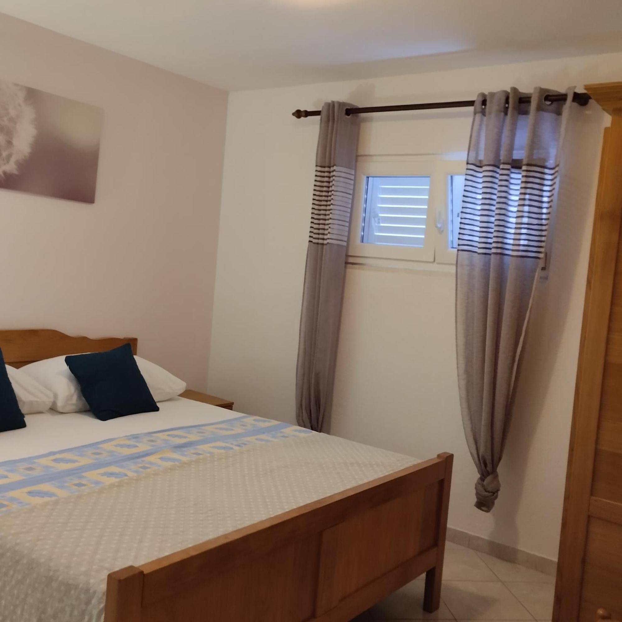 Apartmani Gero Lopar Exteriör bild
